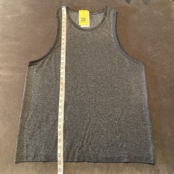 Women’s All In Motion Gray Seamless & Moisture Wicking Tank Top Size M NWT - Picture 7 of 11